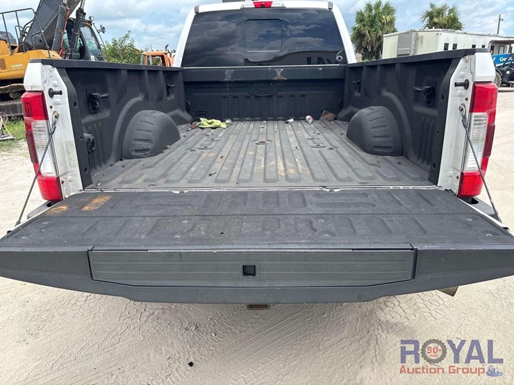 2018-ford-f350-image-17