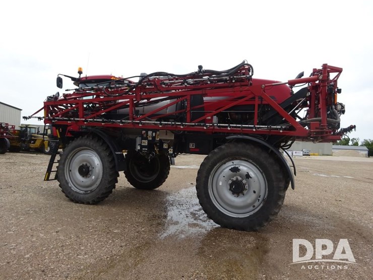 2015-case-ih-patriot-4440-image-36