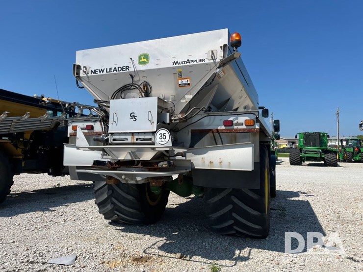 2019-john-deere-f4365-image-10