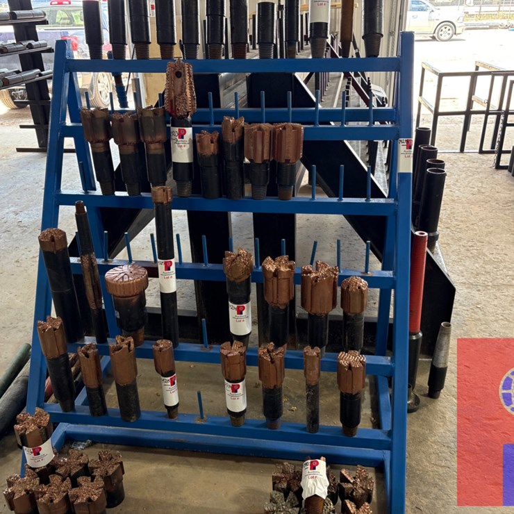 57” X 38” X 62” TOOL RACK
