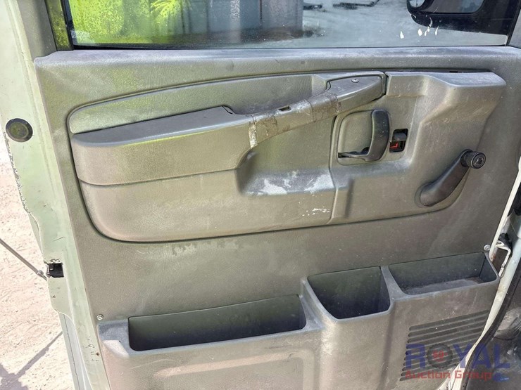 2003-chevrolet-express-1500-image-8