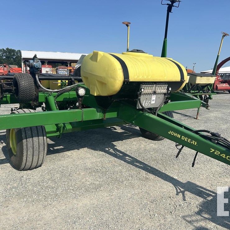 JOHN DEERE 7240