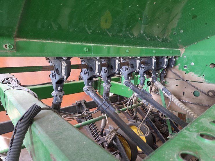 john-deere-750-image-24