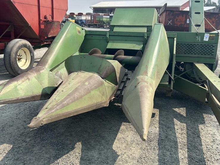 john-deere-300-image-1
