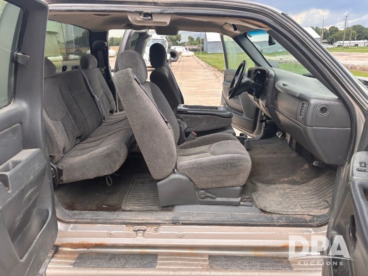 2006-chevrolet-2500hd-image-52