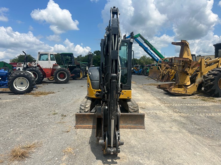 2021-deere-35g-image-8