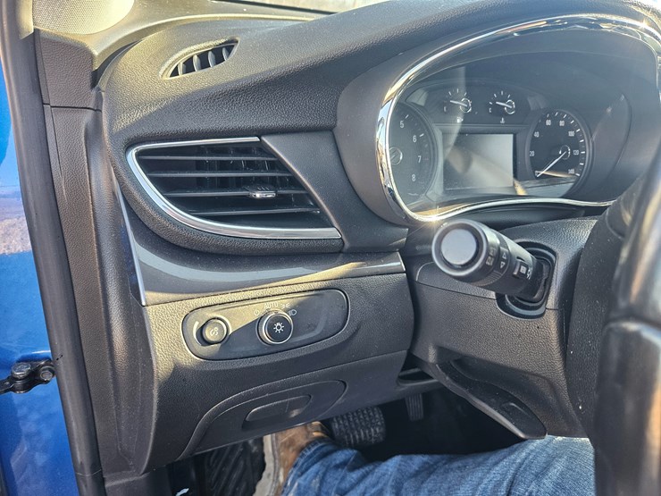 2017-buick-encore-image-37