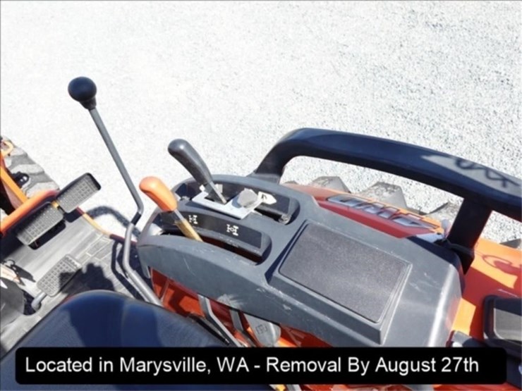 2012-kubota-b3300su-image-8