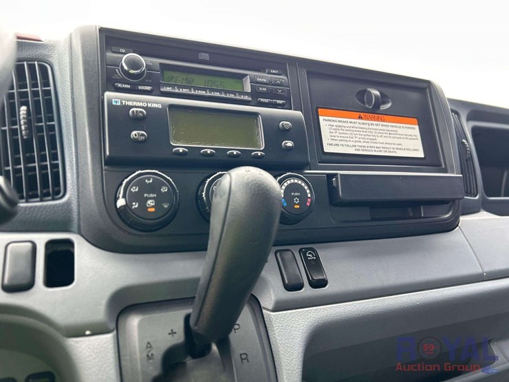 2013-mitsubishi-fuso-fec92s-image-16