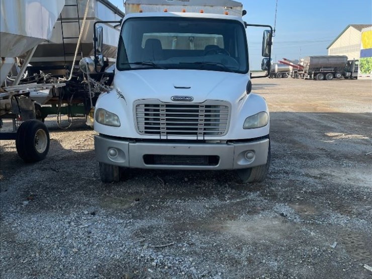 2007-freightliner-business-class-m2-dry-tender-truck-(pz13778,-unit-39862)-image-3