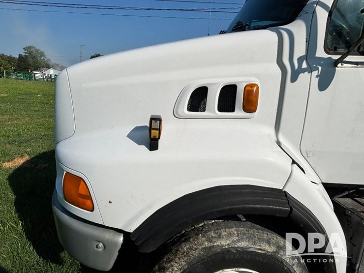 2000-sterling-dry-tender-truck-(gp11245,-unit-123831)-image-23