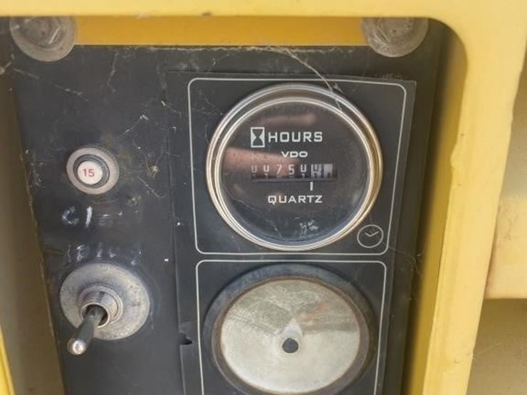 2001-john-deere-5-image-12