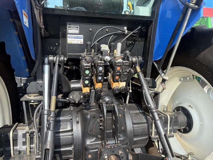 2016-new-holland-ts6.120-image-18