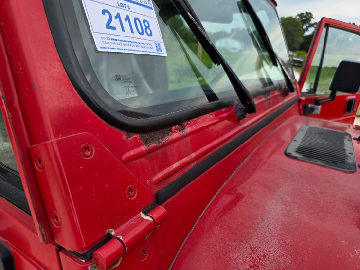 1994-jeep-wrangler-image-76