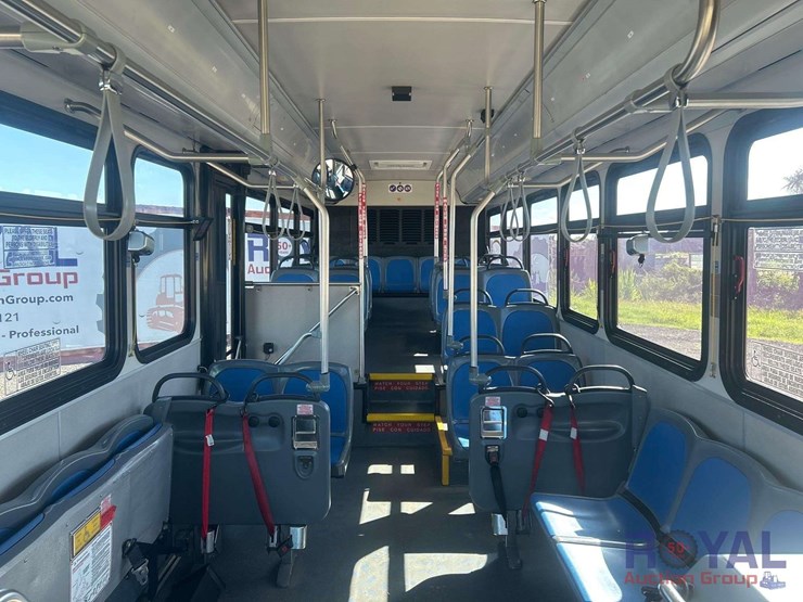 2014-gillig-low-floor-image-14
