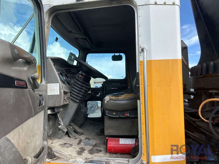 2008-kenworth-t300-image-15