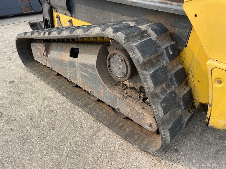 new-holland-c238-image-5