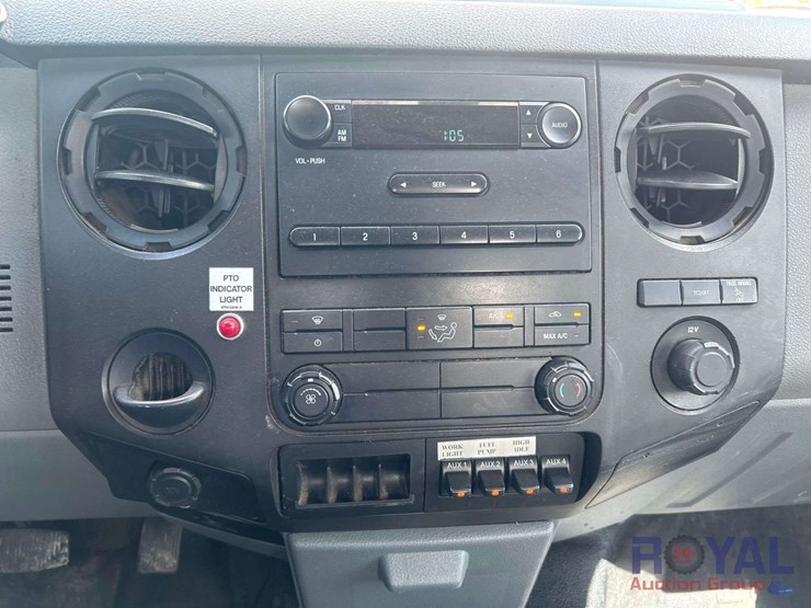2014-ford-f550-image-11