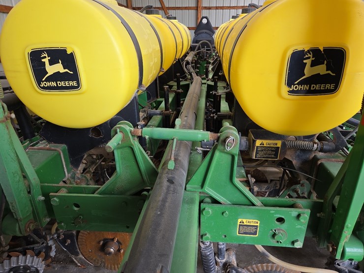john-deere-7200-image-5