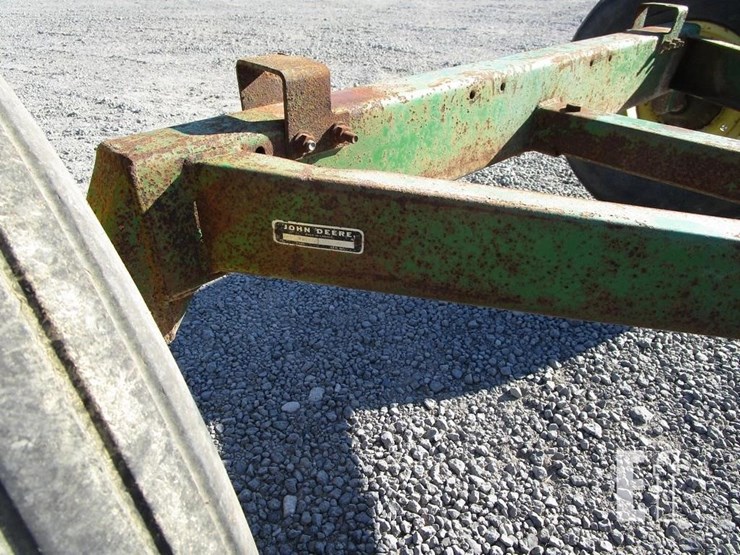 john-deere-1065-image-3