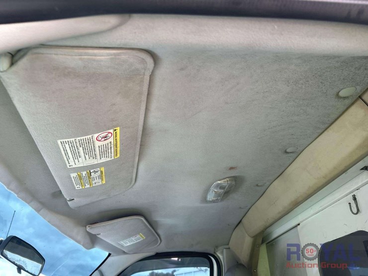 2013-ford-e350-image-18