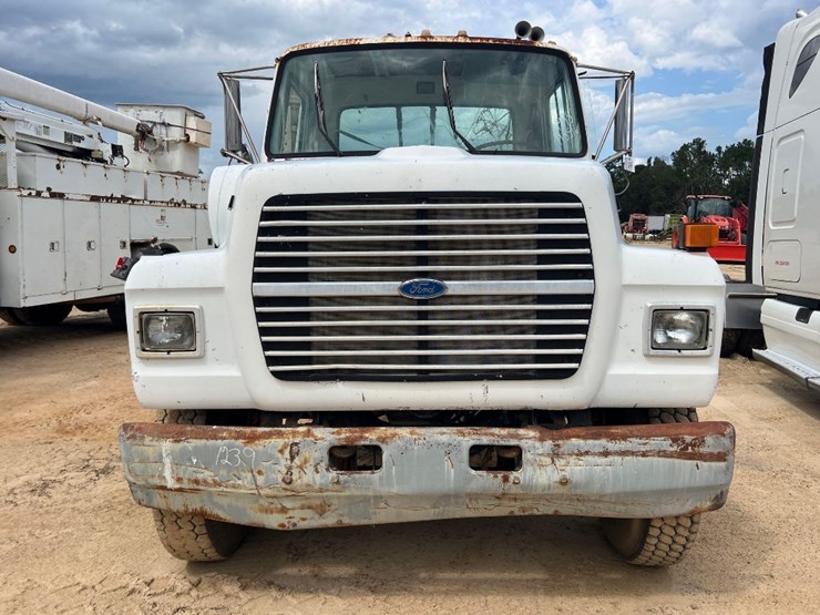 1995-ford-l8000-image-7