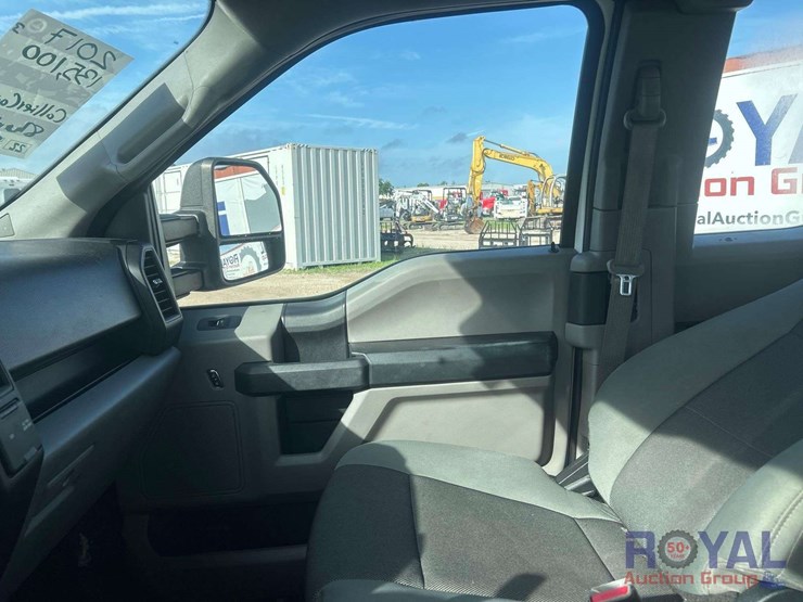 2017-ford-f150-image-15