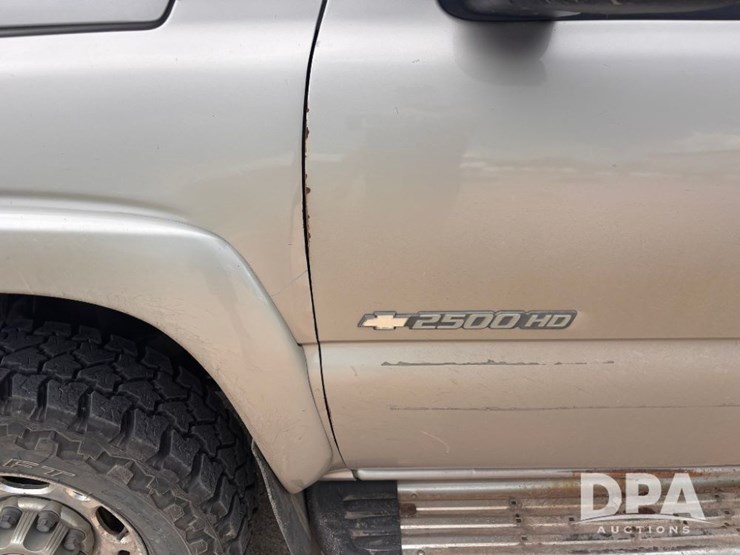 2006-chevrolet-2500hd-image-23