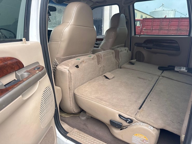 2000-ford-excursion-image-23