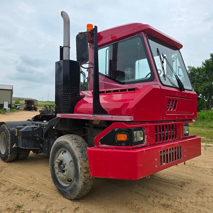 2016 Ottawa Yard Spotter Truck - Cummins Diesel, Allison Auto, Hydraulic Air Fifth Wheel, 33,000 ...
