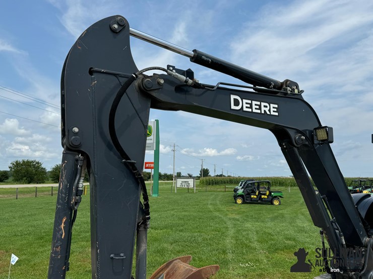 2019-deere-50g-image-11