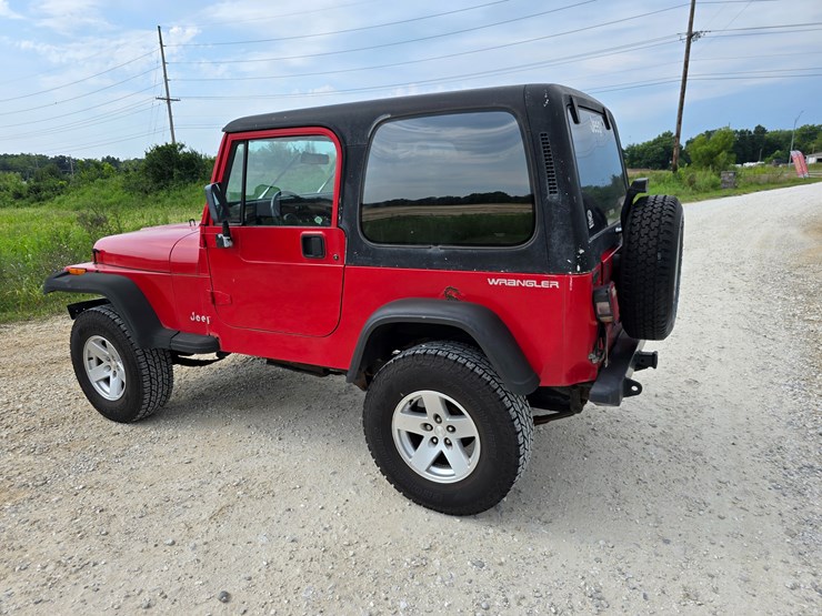1994-jeep-wrangler-image-13