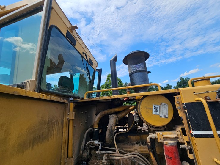 2002-caterpillar-12h-image-133