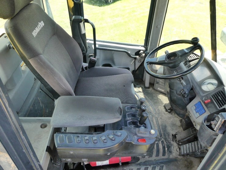 komatsu-wa380-1-image-12