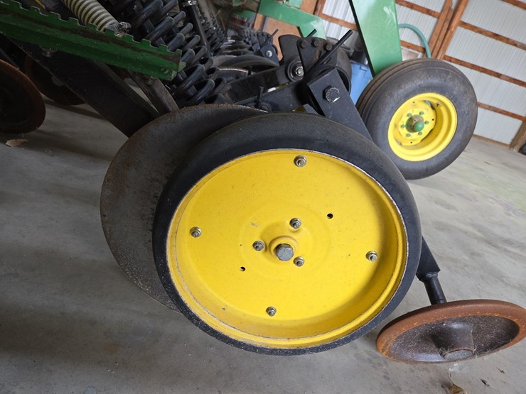 john-deere-750-image-12
