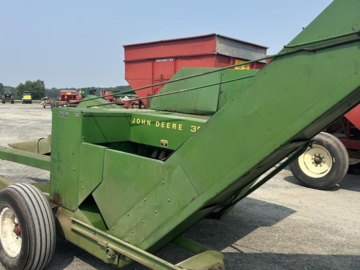 john-deere-300-image-8
