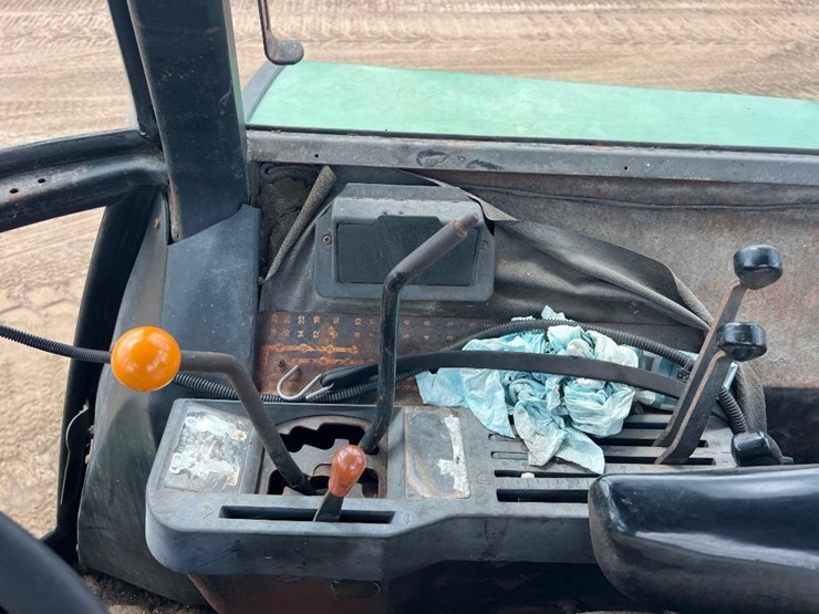 john-deere-4440-image-25