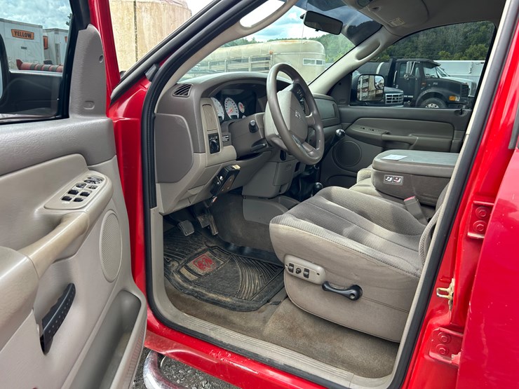 2004-dodge-ram-3500-image-10