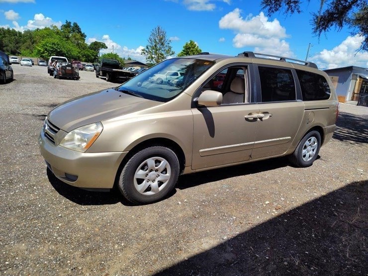 2007-kia-sedona-image-3