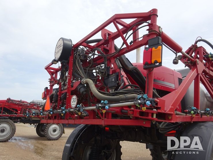 2011-case-ih-patriot-4420-image-60