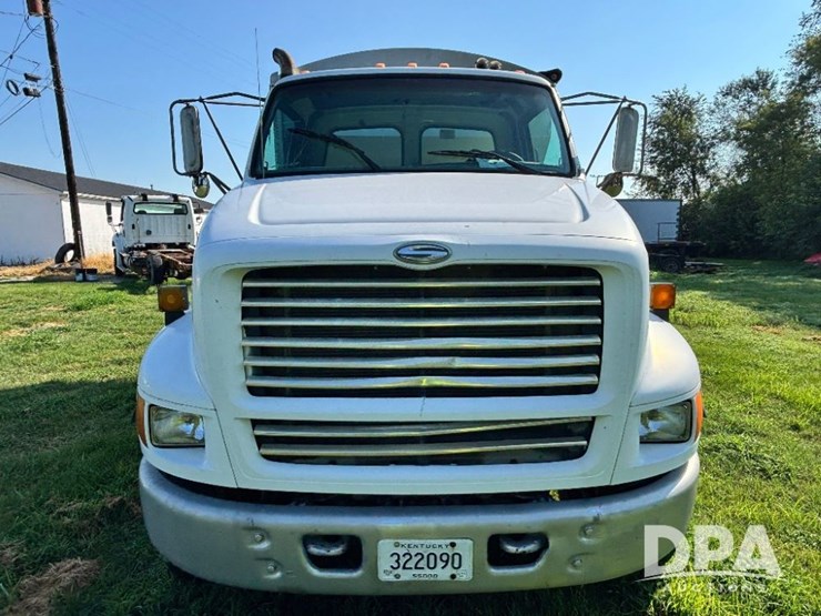 2000-sterling-dry-tender-truck-(gp11245,-unit-123831)-image-3