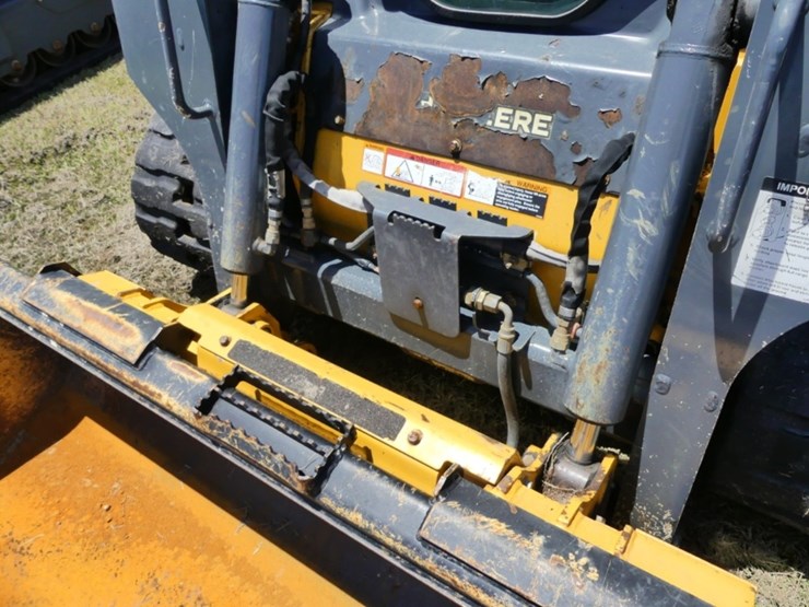 deere-317g-image-11