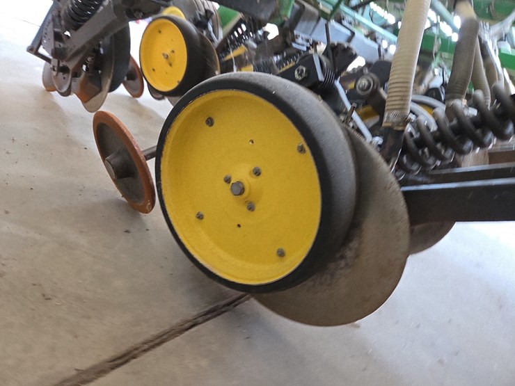 john-deere-750-image-33