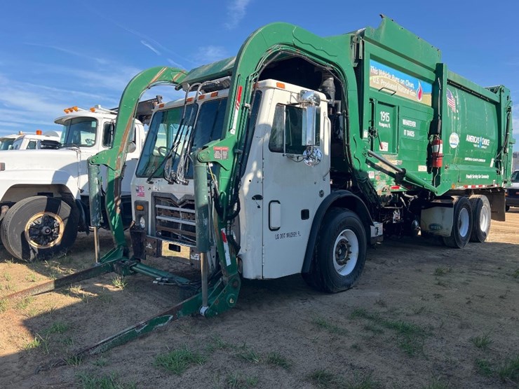 2015-mack-leu613-image-1