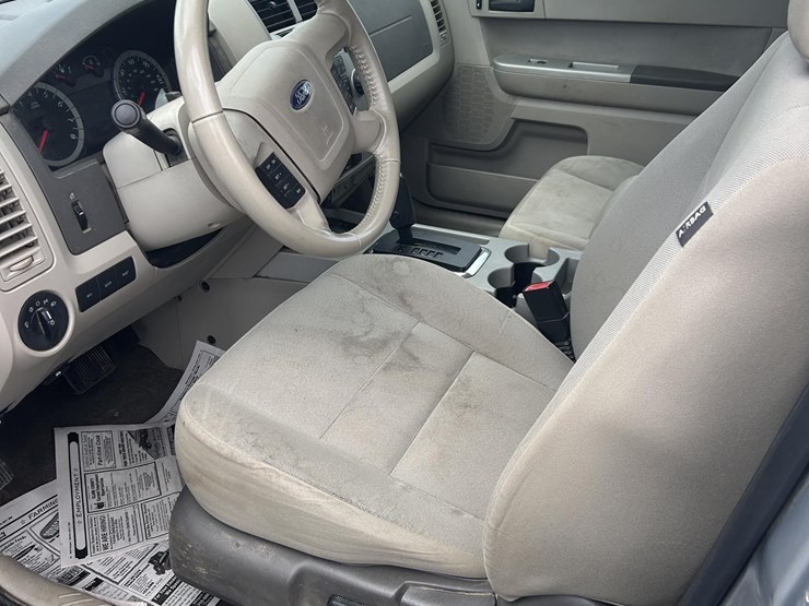 2011-ford-escape-xlt-image-4