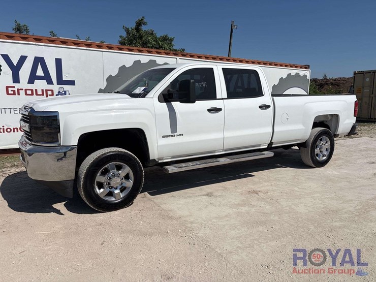 2015-chevrolet-silverado-2500-image-1