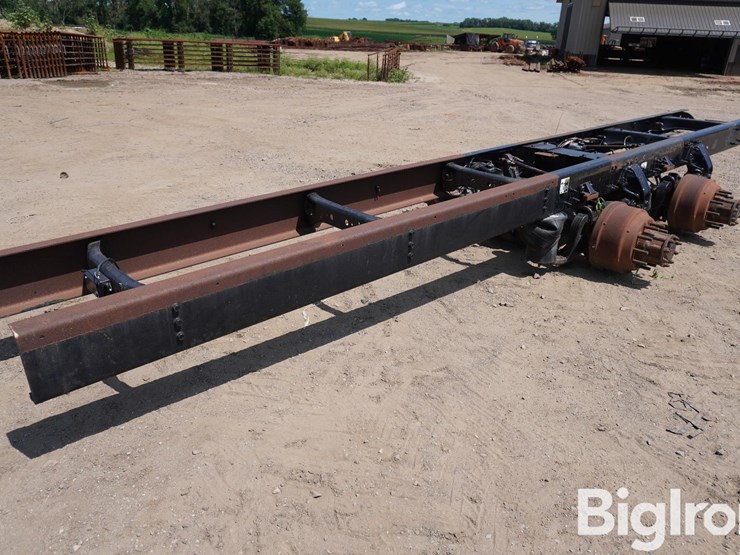 peterbilt-frame-w/rear-ends-image-5