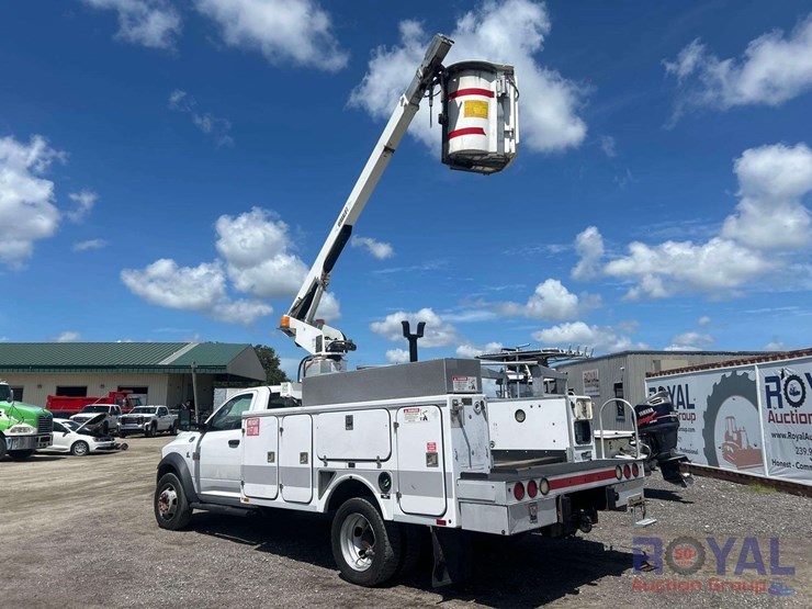 2012-ram-4500-versalift-bucket-truck-image-4