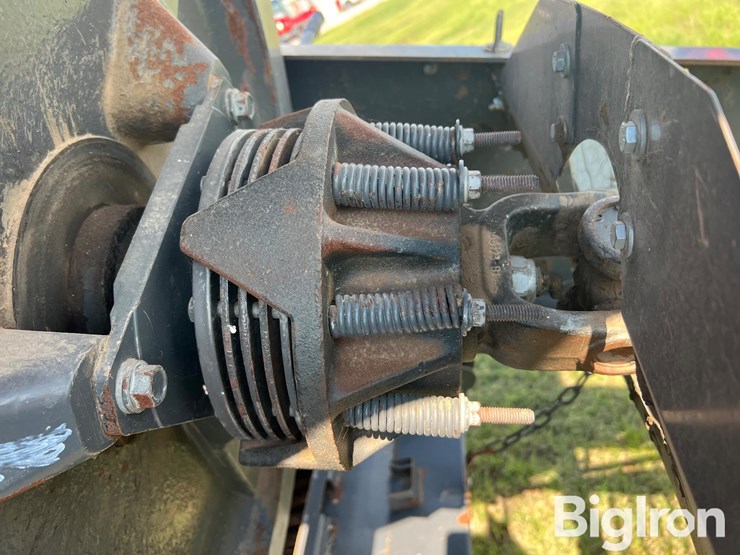 2014-massey-ferguson-2290-image-17