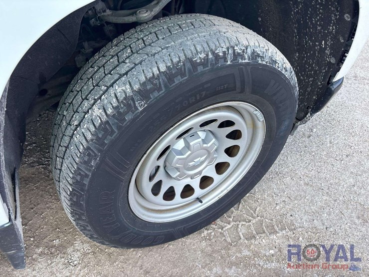 2019-chevrolet-silverado-1500-image-33